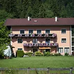 Handle Bed & Breakfast 2*