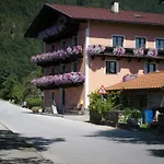 Handle Bed & Breakfast 2*