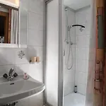 Bed & Breakfast Handle 2*
