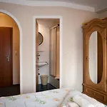 Bed & Breakfast Handle 2*