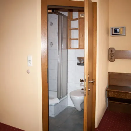 Bed & Breakfast Handle