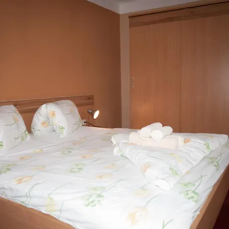 Bed & Breakfast Handle 2*