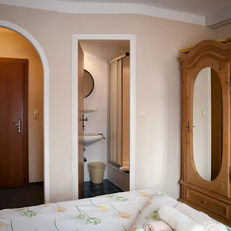 Bed & Breakfast Handle 2*