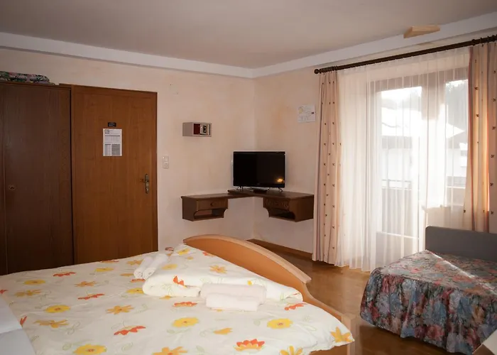 Bed & Breakfast Handle 2*