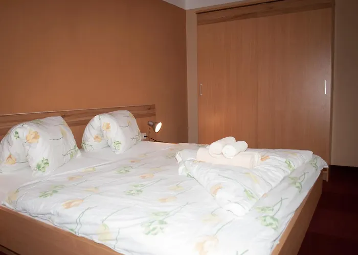 Bed & Breakfast Handle 2*