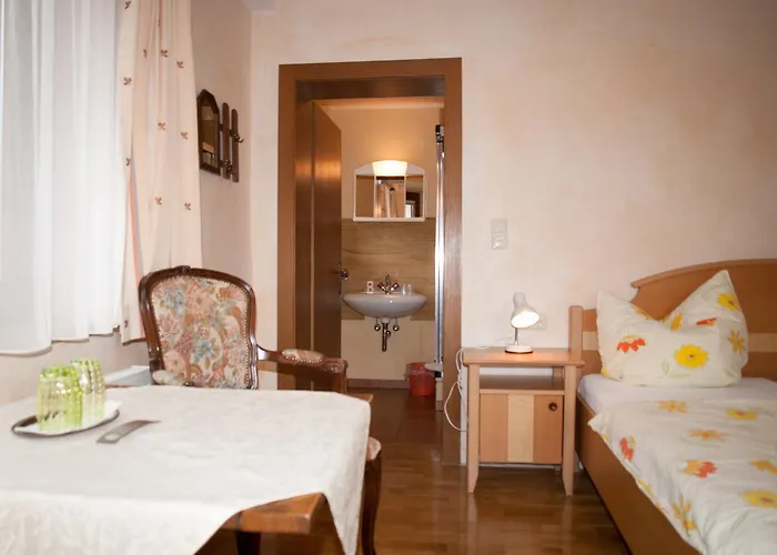 Bed & Breakfast Handle 2*