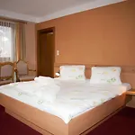 Handle Bed and Breakfast 2*