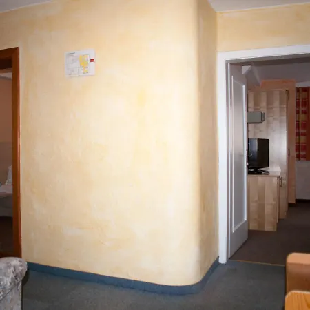 Bed & Breakfast Handle 2*