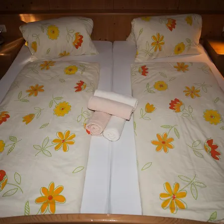 Bed & Breakfast Handle